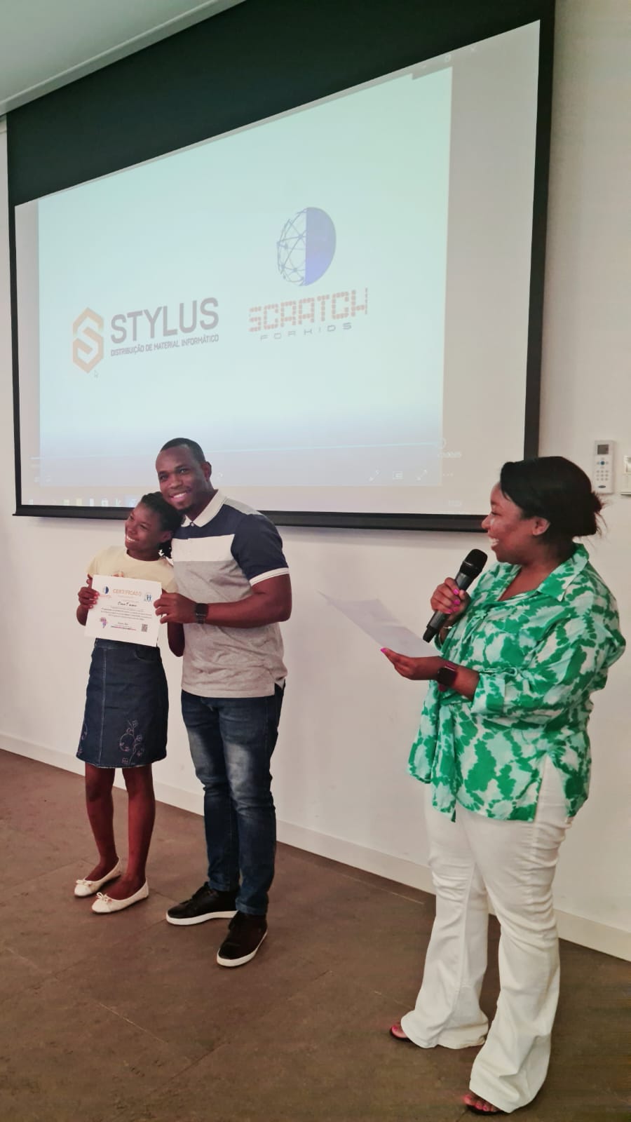 Encerramento de mais um ciclo do Scratch For Kids na STYLUS